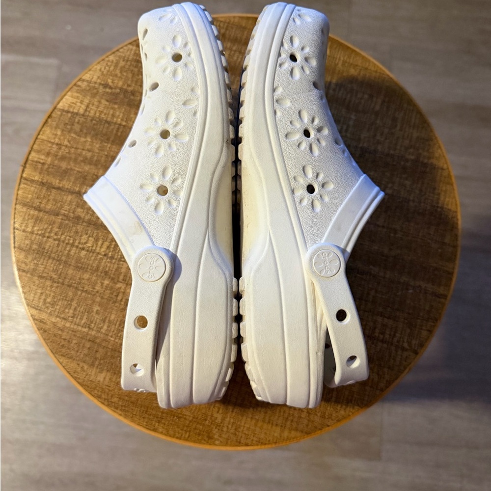 CROCS White Floral Cutout Clog Sandals - Picture 2 of 6